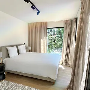 Luxury With Cosy Garden! Appartement